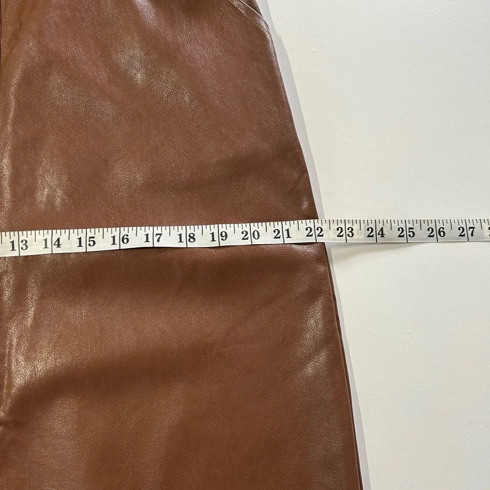 N by Nancy women’s 2XL brown, faux, leather skirt with‎ zip back , matching belt